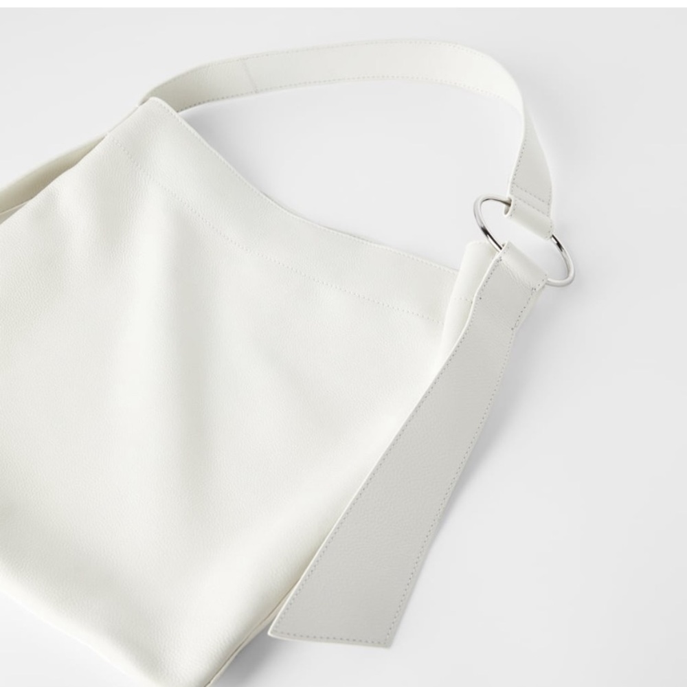 Smashing😍😍 ZARA Flat Leather Tote Bag White